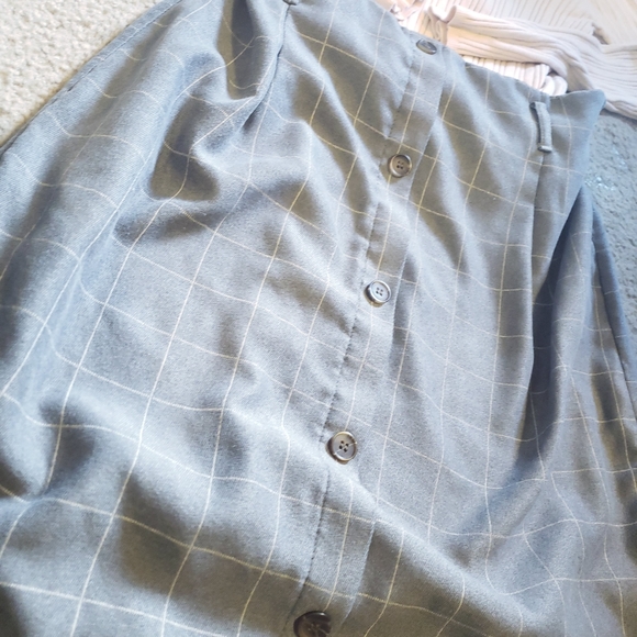 Potter's Pot grey striped skirt - Picture 2 of 3